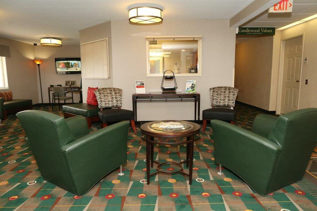 Candlewood Suites East Lansing By Ihg Exteriör bild
